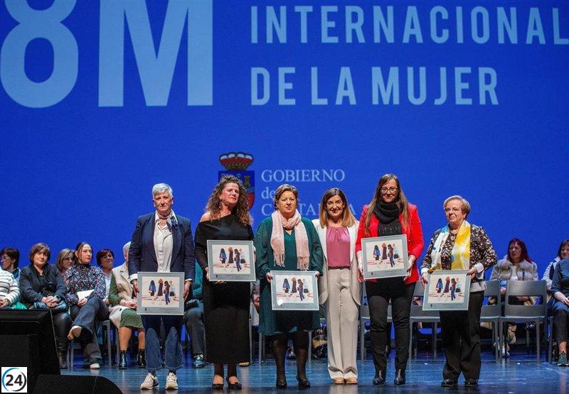 Cantabria se compromete con la igualdad y la unidad en la gala del Día de la Mujer.