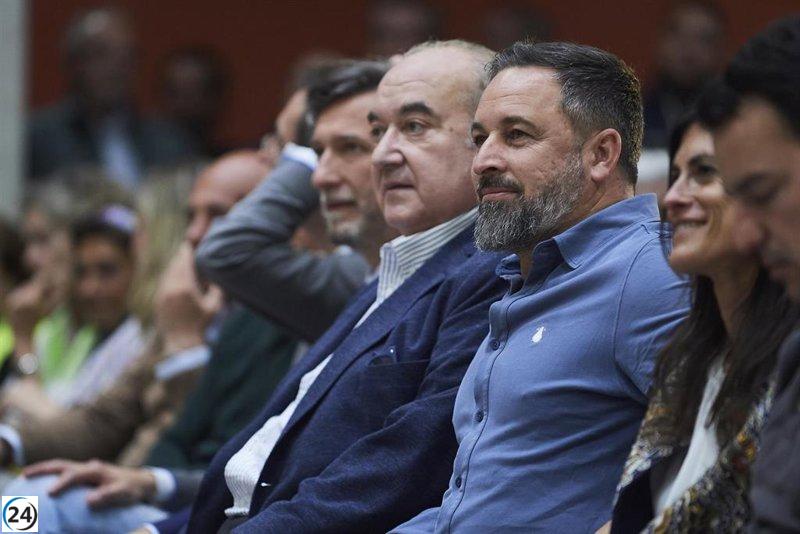 Emilio Del Valle renuncia a liderazgo de Vox en Cantabria debido a razones personales.