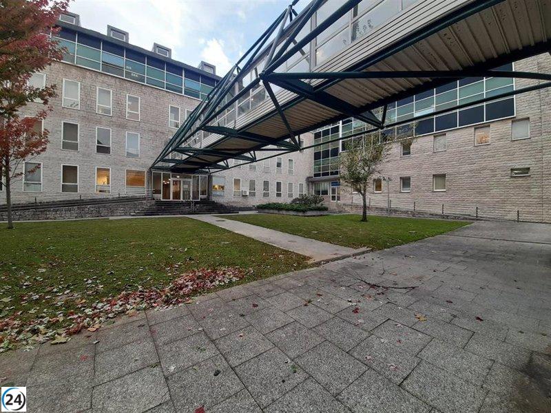 Hombre enfrenta posible condena a 15 años por abusar sexualmente de la hija de su pareja durante seis años.