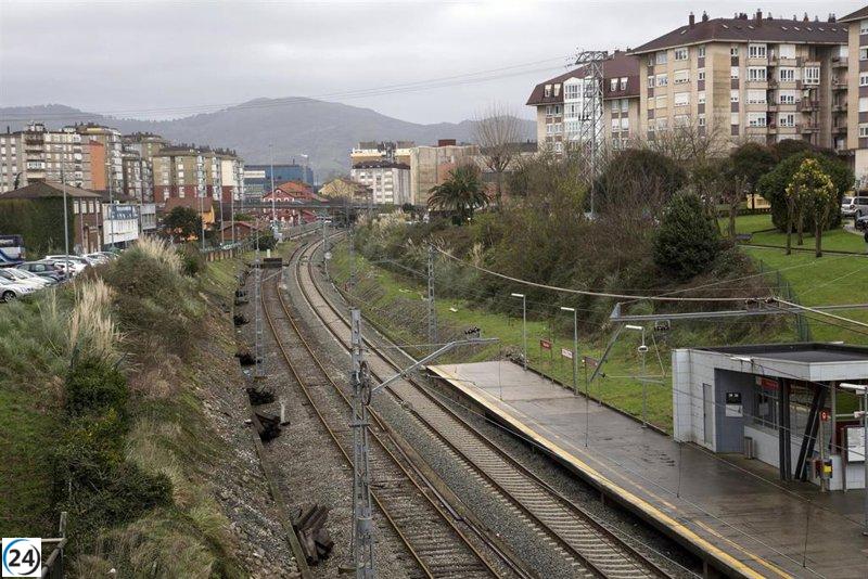 Cantabria da luz verde al acuerdo entre Adif y Camargo para cubrir las vías férreas.