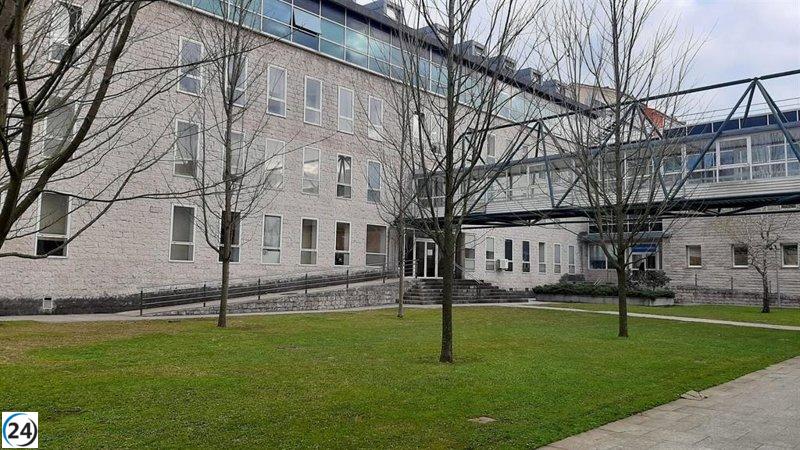 Condenan a dos años y medio de cárcel a hombre por agredir a compañera de piso mientras dormía.