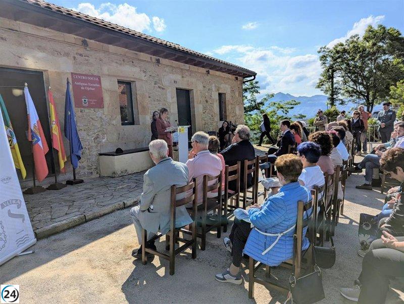 La Delegación del Gobierno rinde tributo en Rasines a la familia Montes Maza, sufrientes del exilio y la opresión.