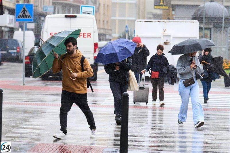Intensos chubascos afectan a Torrelavega, Reinosa, Santander y San Felices de Buelna este miércoles.