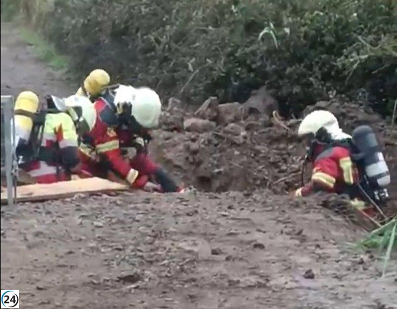 Tres bomberos heridos en los oídos por explosión de tubería de gas en Argoños.