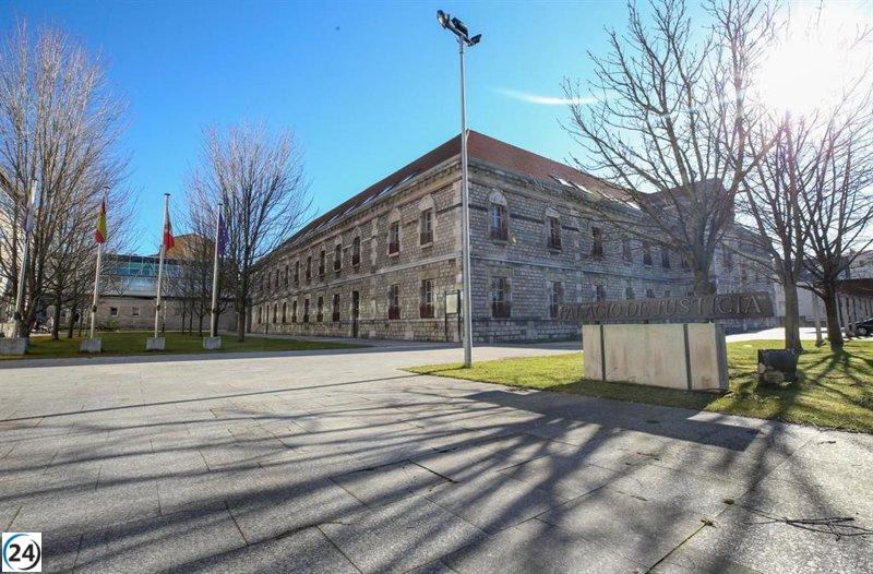 Condena de hasta 22 años por abusos a su hijastra y distribución de material pornográfico.