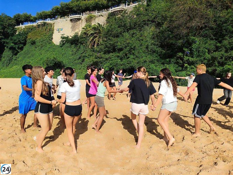 Más de 200 adolescentes se unen al programa 'Verano Teenager' en Santander.