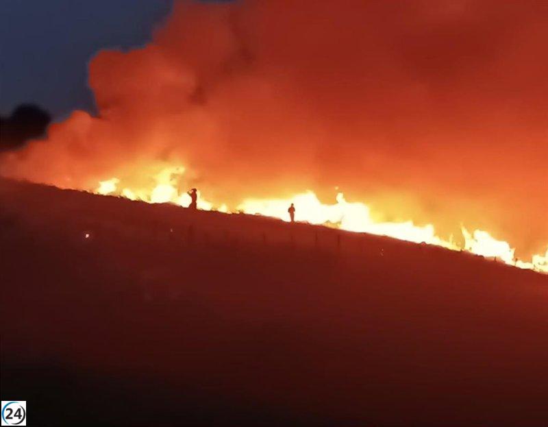 Incendio forestal en Campoo de Yuso, controlado con éxito.