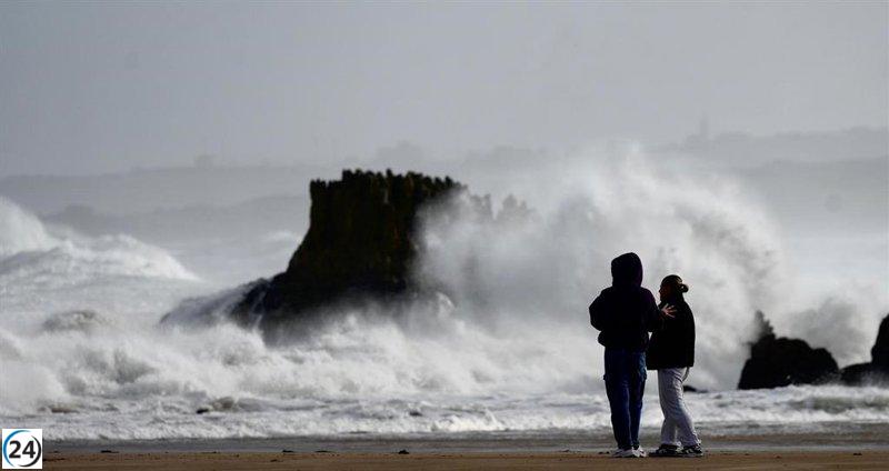 El 112 atiende 165 emergencias por viento en Cantabria desde anoche.