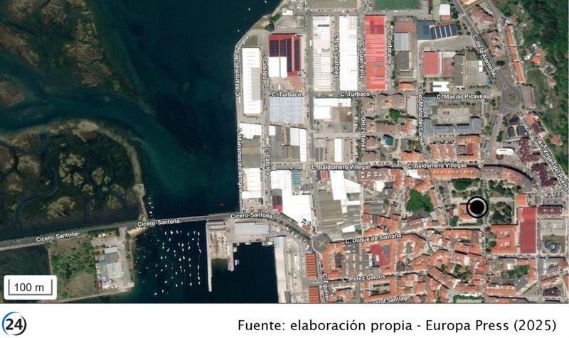 Incendio en conservera de Santoña genera intensa columna de humo, sin reportes de heridos.