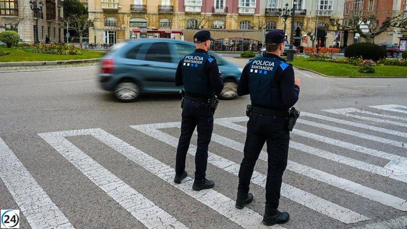 Hombre sufre lesiones menores al ser embestido por furgoneta huyendo en Santander.