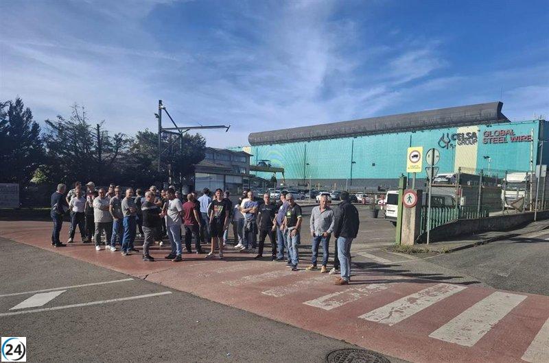 Empleados de TYCSA se manifiestan nuevamente en protesta por la seguridad laboral.