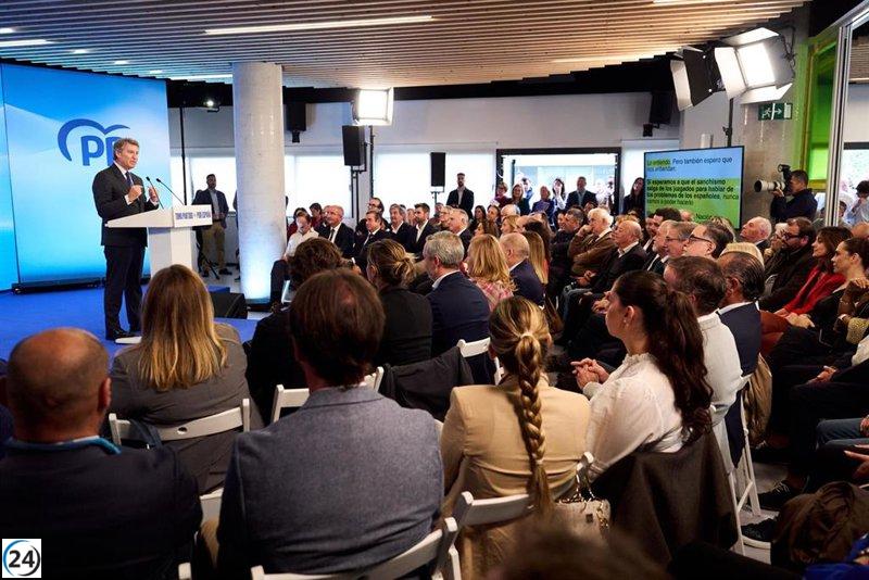 Feijóo promete apoyo a autónomos para que puedan trabajar por cuenta ajena tras jubilarse.