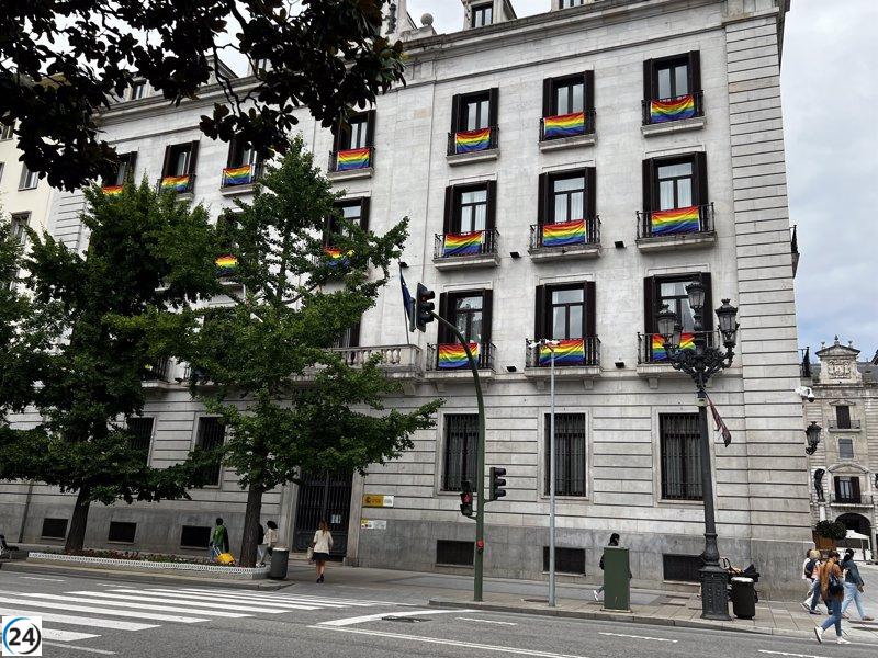 Vox pide que retiren la bandera LGBTI del edificio gubernamental.