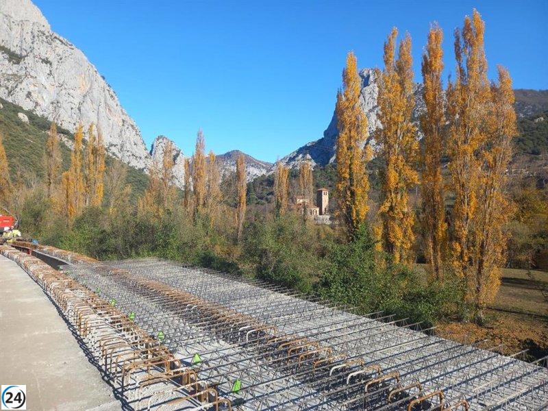 El primer tramo acondicionado de las obras del Desfiladero de la Hermida ya está abierto al tráfico
