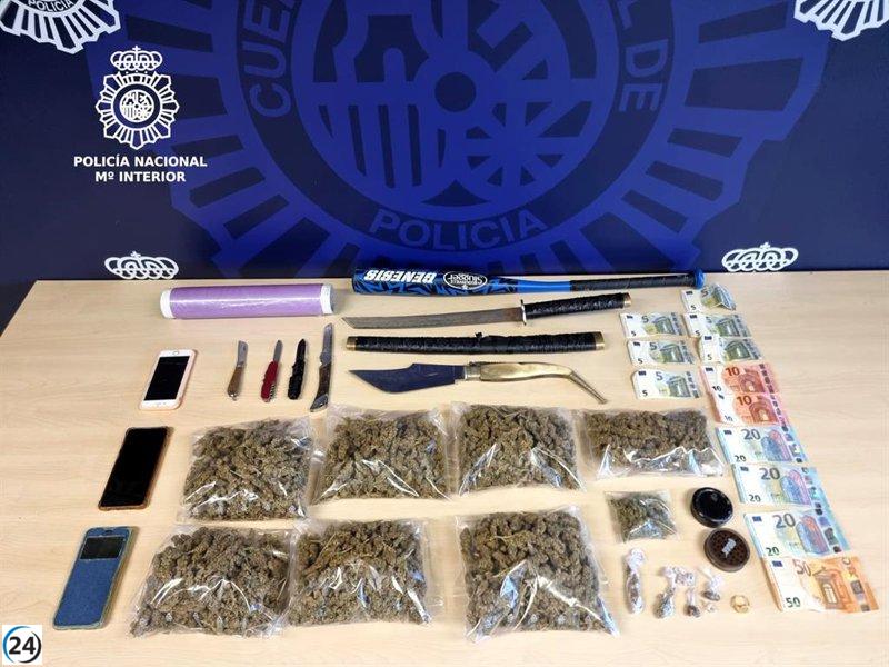 Dos delincuentes aprehendidos en el corazón de Santander por tráfico de drogas: cocaína, marihuana y hachís.
