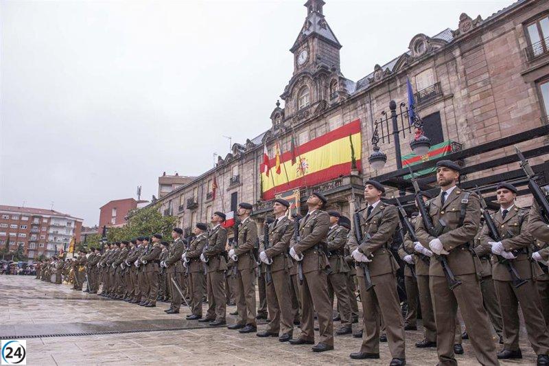 Una multitud de aproximadamente 300 ciudadanos realiza una emotiva ceremonia de juramento a la bandera en Torrelavega