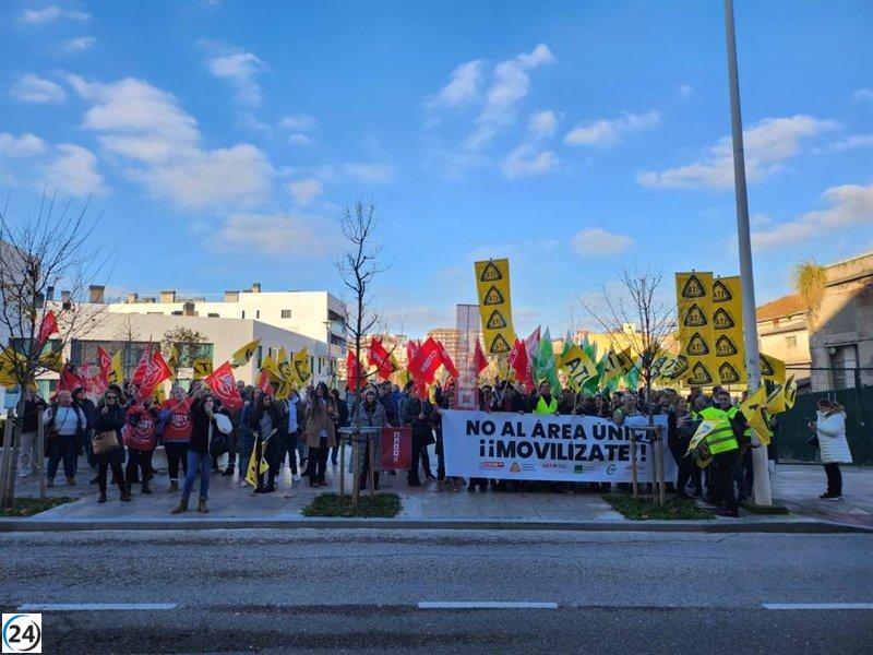 Los sindicatos médicos y el CSIF alcanzan un acuerdo sobre el Área Única, mientras los demás sindicatos lo repudian.